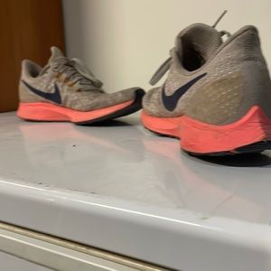 Running shoes (Pegasus 35)